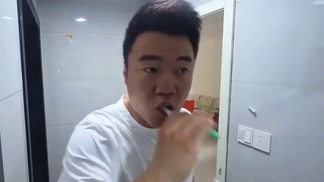 #班主任视角 带你们沉浸式收看体育教师的一天！
失踪人口回归啦！#教师 #体育老师的一天#体育老师来