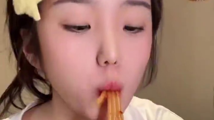 沉浸式吃播又来了，今天吃爆辣新疆炒米粉#吃播#新疆炒米粉