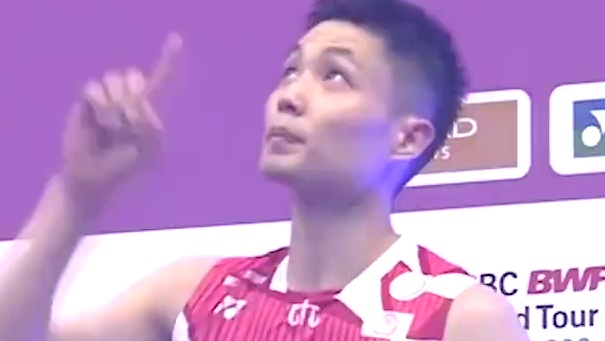 骆建佑拜天祈求一定界内，也要为35岁的老将周天成点赞。 #羽毛球