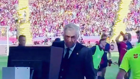 安切洛蒂一旁见证！裁判观看var之后认定