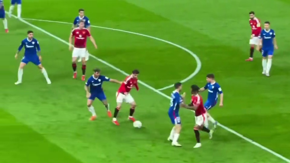 “俊郎的外表，美丽的弧线，无尽的伤病，世人的指摘，...#足球