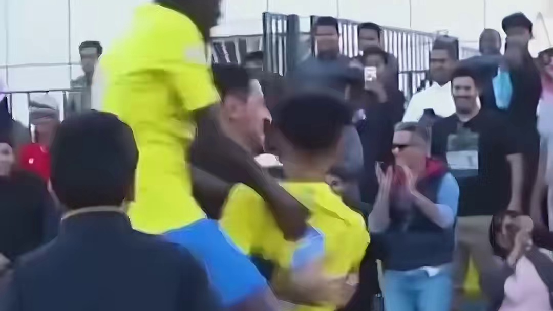 虎父无犬子！迷你罗入选葡萄牙U15国家队，C罗祝贺...