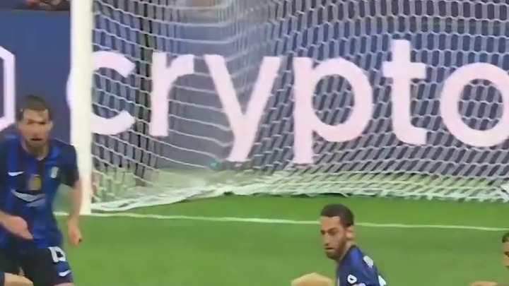 国米的门将都是神，哪怕奥纳纳，在国米的时候也是神