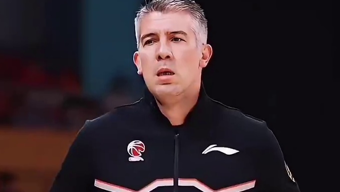 CBA总决赛裁判抢戏，杨鸣呼吁CBA公司需要统一尺度