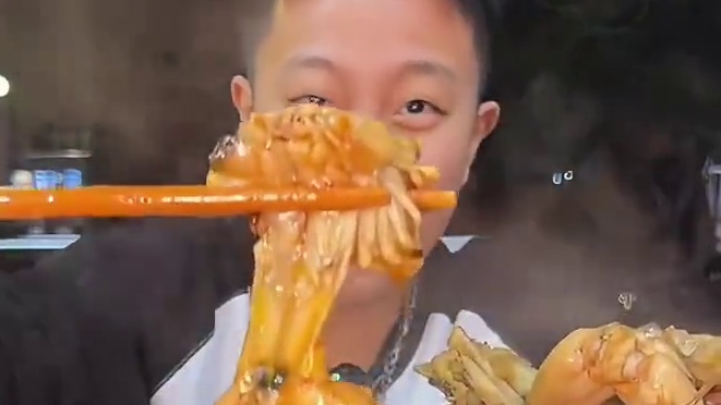 夏天了，蛙蛙都长肥了，一口就到嘴里来#美食推荐 #吃货日常 #哎呀妈呀真香