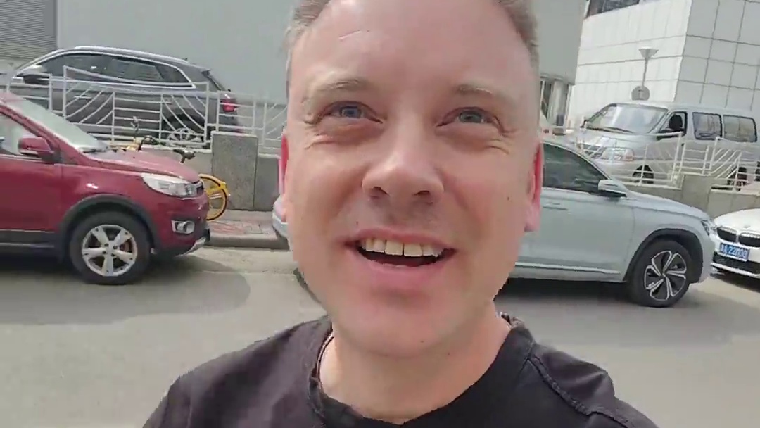 去找郭杰瑞幻梦联动?? #老外在中国#郭杰瑞#热点#中国旅行#在拍一种很新的vlog