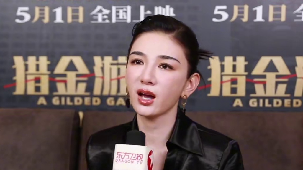 在#黄奕  眼里，在过去的这十八年里，自己状态起起伏伏，可#刘德华  却是巨星魅力依旧，对人对职业的