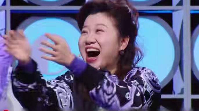 世界健美冠军提醒大家：减脂增肌要少食多餐哦~#东方新娱乐  #今晚不加班