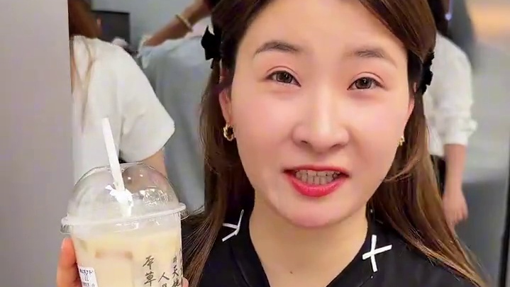 长沙太平街新开的黑科技奶茶！9.9一杯真的便宜还巨好喝！！#长沙 #鹊公来了 #奶茶 #网红奶茶 #