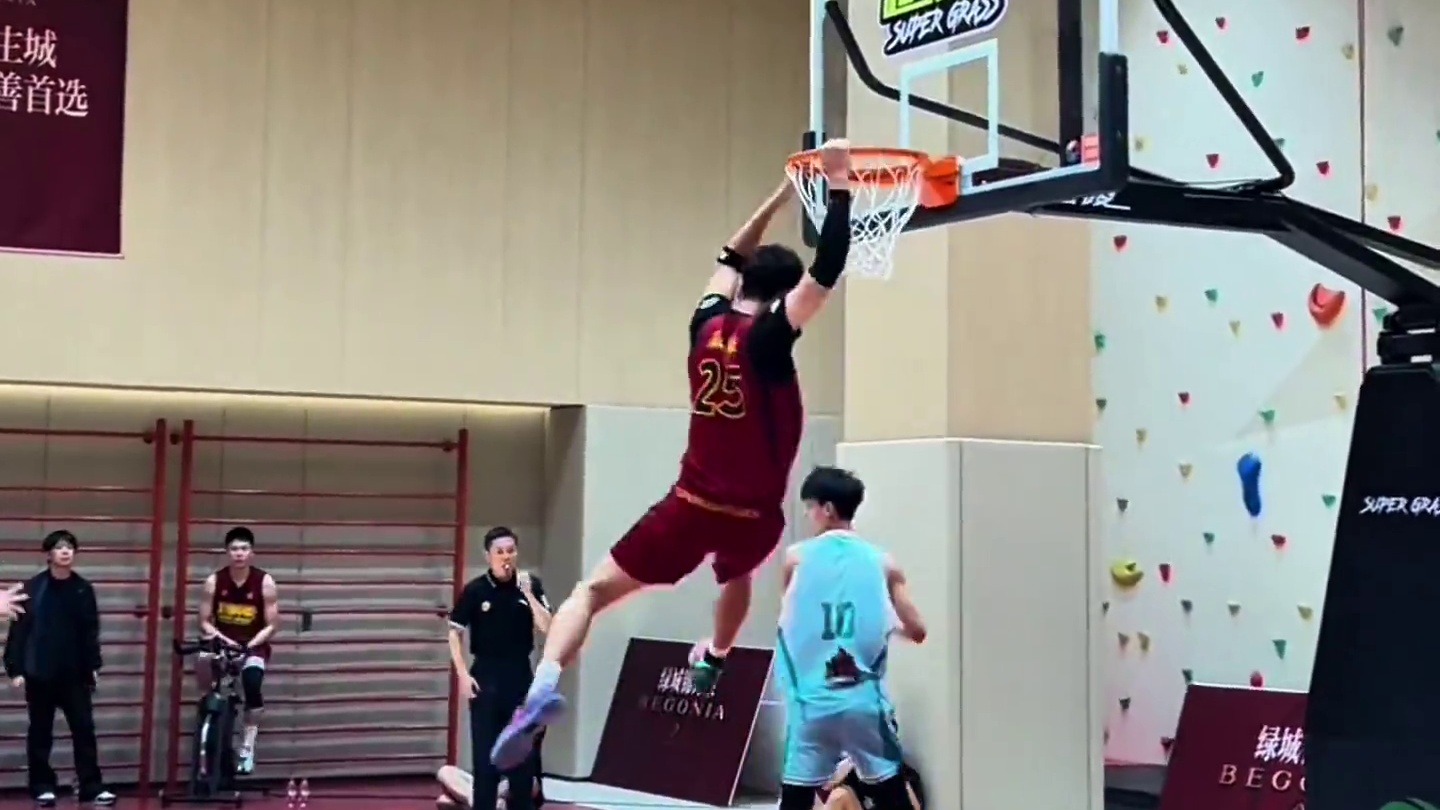 吴勇豪难道只配10分钟上场时间？#吴勇豪 #超级草根