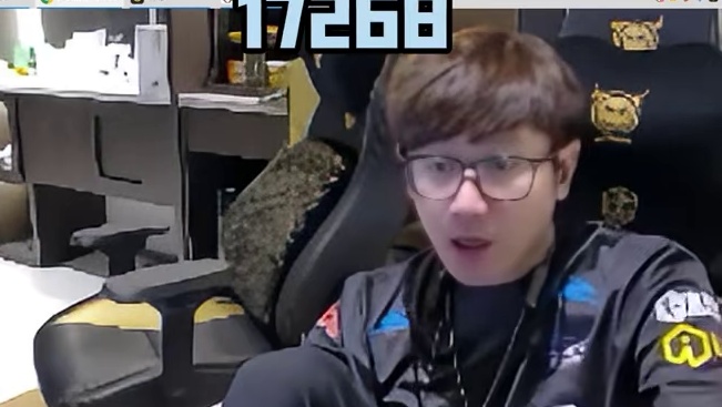 老白徽章令再遭惨案，一万七梭哈EP结果被猎鹰直接干碎 #2025穿越火线亚冠联赛 #ACL火线观赛团