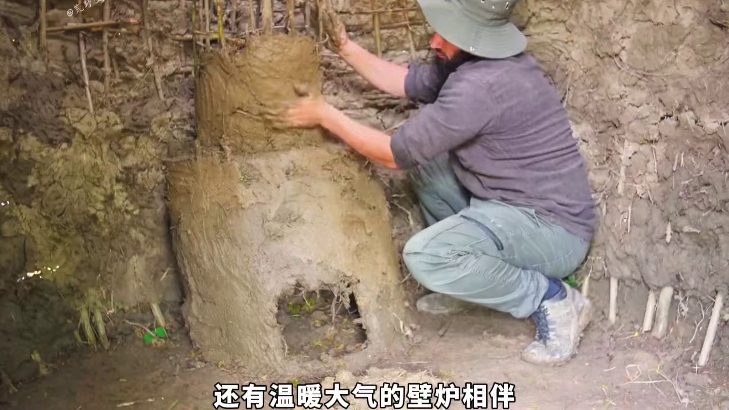 这是我见过最隐蔽的庇护所，他的建造方式十分独特！ #野外建造 #解压 #荒野建造