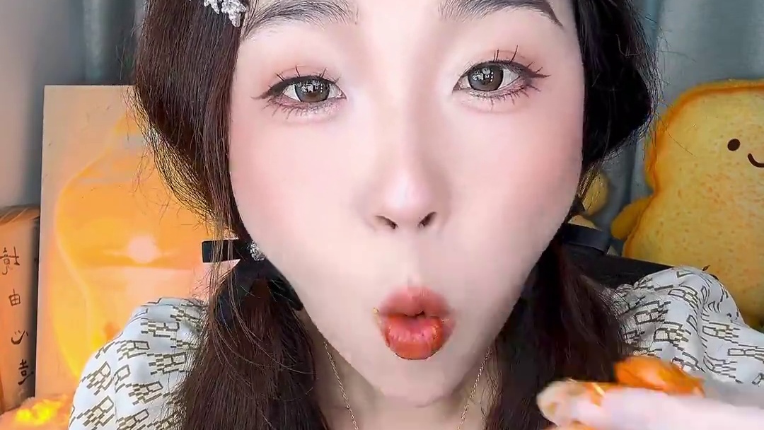 报告今天！猪猪小套餐～我真的是一个爱吃肉的孩子哈哈哈#圈圈肠 #猪皮卷 #好吃到爆 #爱吃肉肉