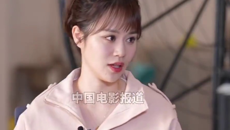 #揭秘电影物理特效师的工作 物理特效师可以说是掌管着电影里的风、雨、雪、雾、烟火、爆炸等大场面的拍摄