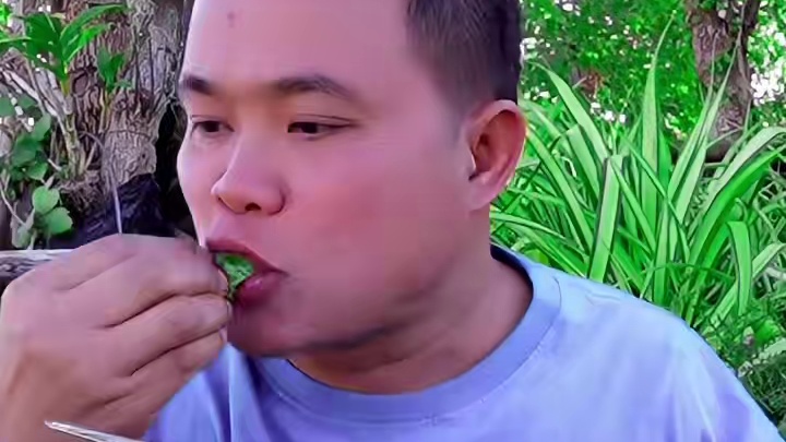 剁椒️酸辣汁爆汁带壳大毛蛤 #泰国吃播视频 #泰国大叔 #泰国美食 #泰国生活 #内容启发搜索