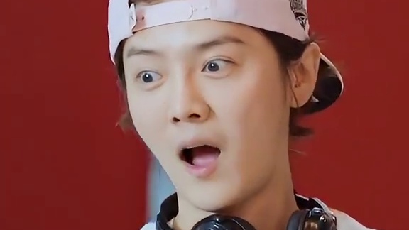 泰国小姐姐被鹿晗的脸帅迷糊了