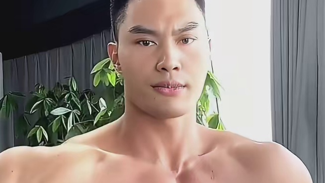 看完后无法直视健美运动员的身材了