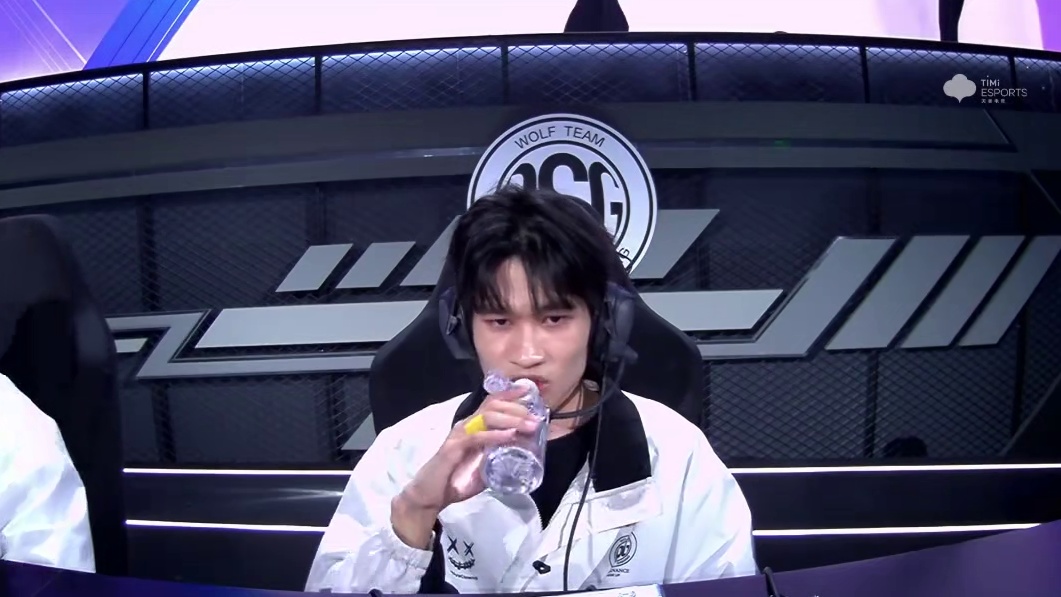 【2025S联赛春季赛季后赛】第二周第三日第二场2V抢七赛
狼队 vs RSG
第九局：赤城红叶 秒