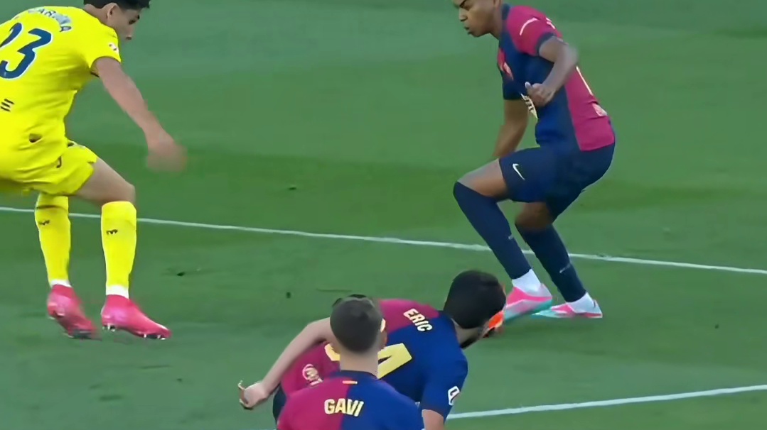 百看不厌，亚马尔内切后的左脚弧线球堪称无解啊！