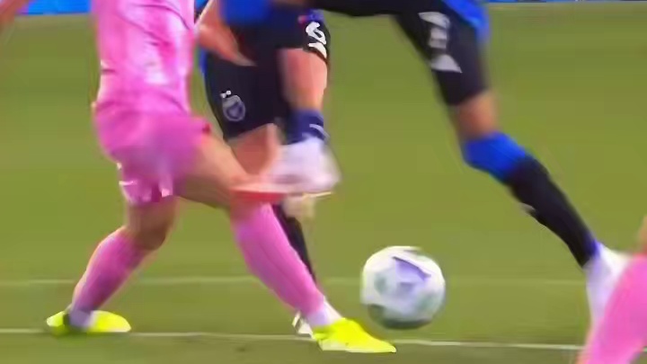 抽象的后防线！