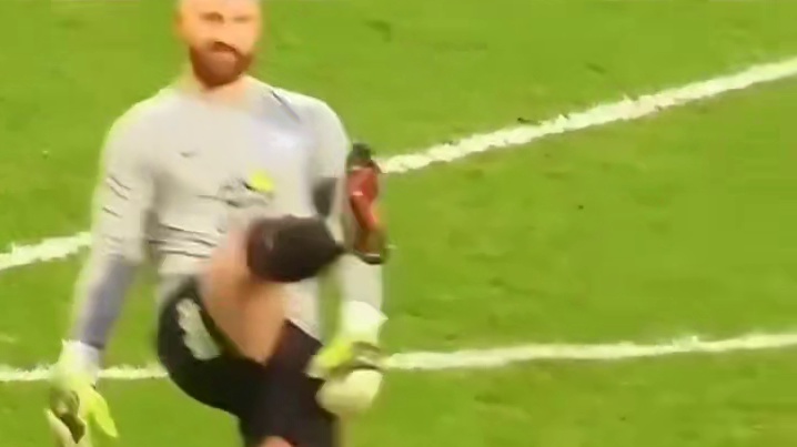 足球爆炸意外炸晕球队老板#足球