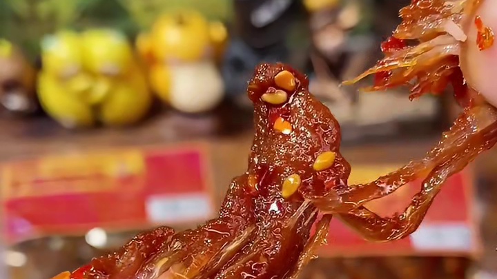 爱追剧的宝子一定要来上两包这个分量超足，肉质紧实有嚼劲#鸡肉条 #零食推荐 #追剧小零食 #好吃到停