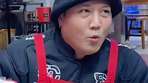 山西美女挑战3两螺蛳粉，狂赚阿姨500快~#螺蛳粉