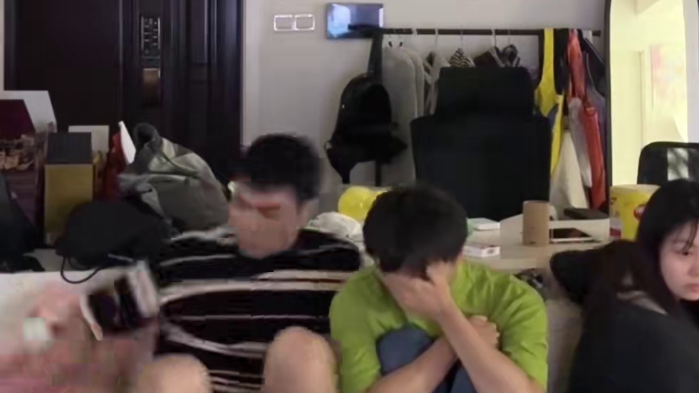 最后他俩发现是鱼线了还是不肯放过这只熊 #杨俊豪的自嗨日常 #闺蜜日常