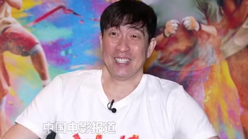 #王千源说冲撞的演员很容易被撞飞 #王千源 说作为#电影冲撞 的“硬核担当”，也受不了和那些橄榄球运