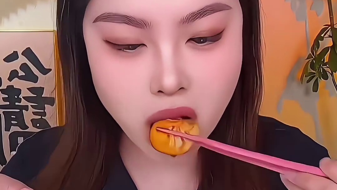 盘点那些一口一个的小笼包 你觉得哪个博主吃的最香呢 评论区打出来吧