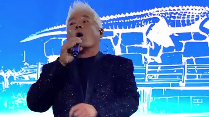殿堂级唱功！巫启贤实力献唱惊艳众人#演唱会 #鳄珍 #鳄鱼养殖场
