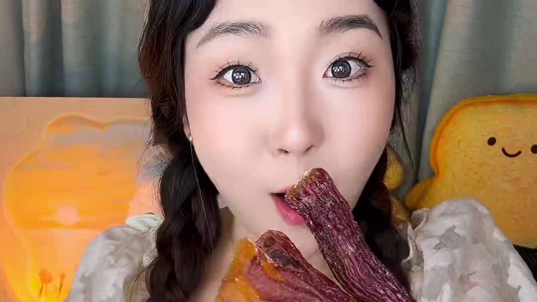 软糯糯带着嚼劲的红瑶地瓜干，真的是地瓜的原汁原味！饿了馋了来上一根好吃没负担～#红瑶红薯 #红瑶地瓜