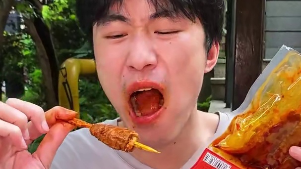 劲道弹牙，香辣入味的湖南特产烤面筋！!#好吃到停不下来  #妈呀太香了  #吃货必备 #零食推荐