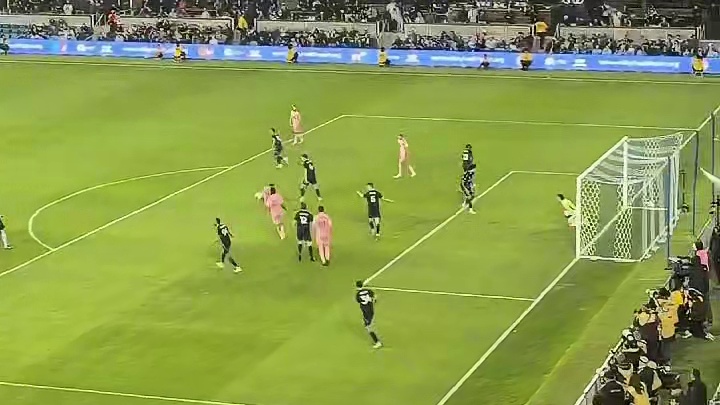 你们知不知道头球对他而言多难得