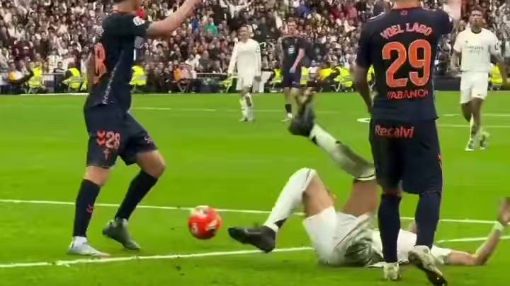 不吹不黑 姆巴佩心里素质前无古人后无来者