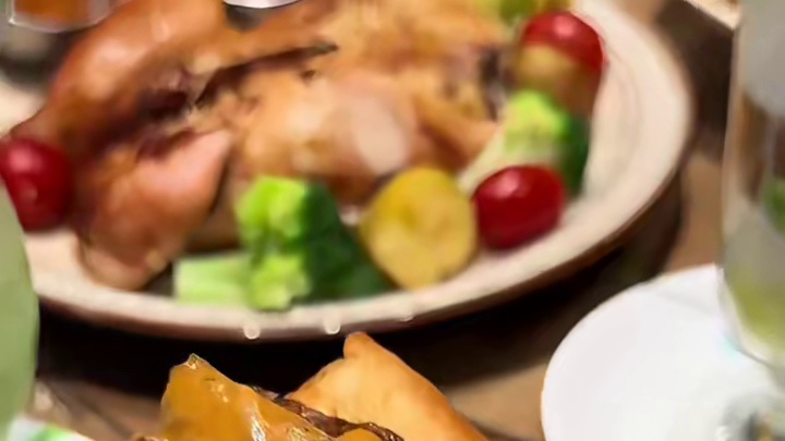 上海的夏天是蜜瓜味的！ 上海的漂亮饭颜值真的没得说！味道也好吃！
#沙绿59号小市集 #上海City