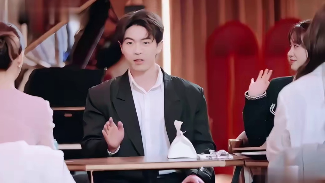 爱与不爱有多明显！爱上离异妈妈变亲亲狂魔！