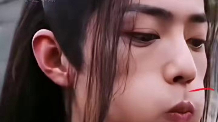 为何肖战喝水总爱含一口再咽？本以为是个人习惯，了解真相才知是外行人不知道的秘密#肖战 #赵丽颖 #娱