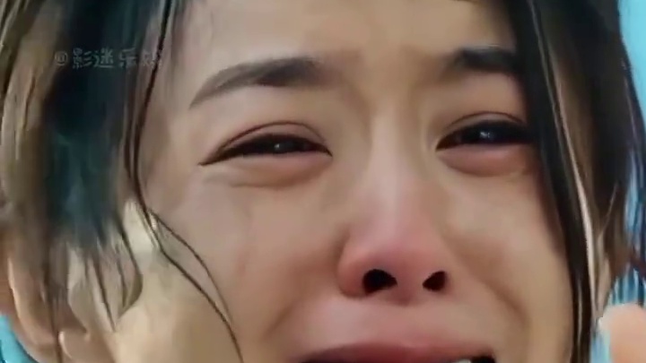 为何赵丽颖敢穿露背礼服了？看到后背消失的“凸起物”，才知经历了什么#赵丽颖 #娱乐八卦 #明星故事 