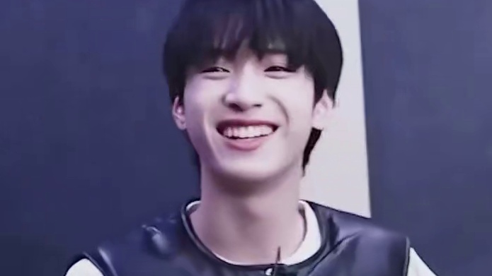 歌唱得好不好不知道，阴阳怪气你倒是挺在行