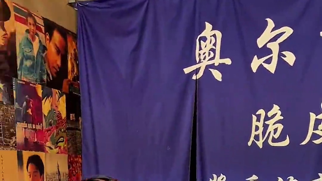 泰安28一只的烤鸡和35一斤的脆皮烤猪