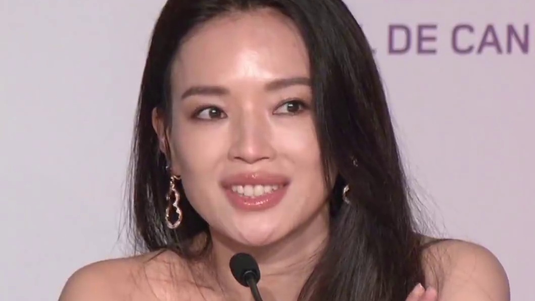 #舒淇解读狂野时代饰演的角色 #舒淇 说自己在#电影狂野时代 中饰演的角色，你可以把她理解为在摄影机