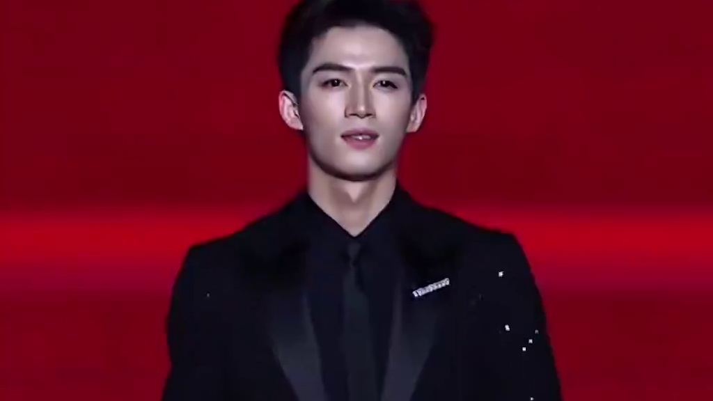 #谁懂一下王星越这个腰  拜托有导演递个现偶本子嘛！ #王星越男主仪态教科书  #王星越