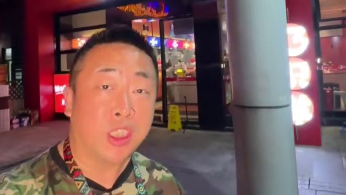 39.9抵100叠两张，78两份虾还有烧烤凉菜凉面和饮品，这顿吃得美美的#武汉美食 #武汉小龙虾 #