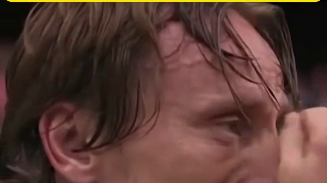 这一刻多少皇马球迷为之落泪？当魔笛在第86分钟被换下场，曾经辉煌的典礼中场成为了伯纳乌球场永恒的历史