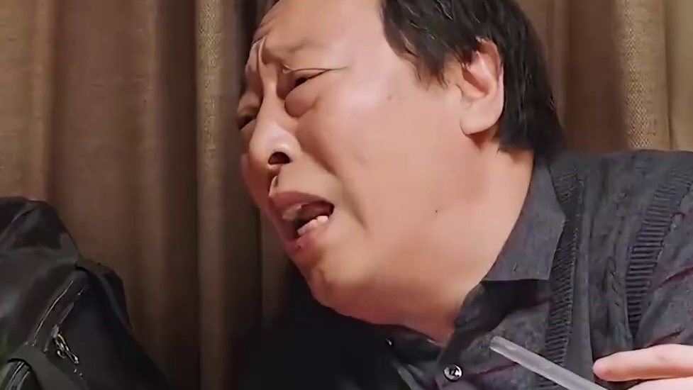 大爷从虚弱瞬间变得中气十足了