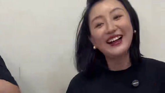 今天这期真的很欢乐，这两位粉丝真的太有梗了！！ ！鲜辣味的虾和蟹太有记忆点了～舒服！#夏天的味道你感