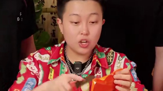 牛油火锅底料要在重庆吃才香，现在不用到重庆都可以吃到好吃的重庆火锅啦#美食推荐 #吃货日常 #哎呀妈