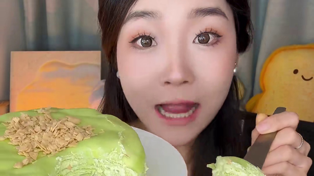 黄芝士奶酪罐子那家出新口味啦！！！开心果味好吃的呢！主要是价格便宜性价比真的可以！解馋很合适！#开心