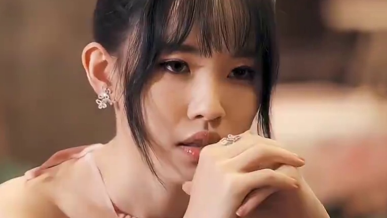 恋综最强女霸总，间接接吻三个男生